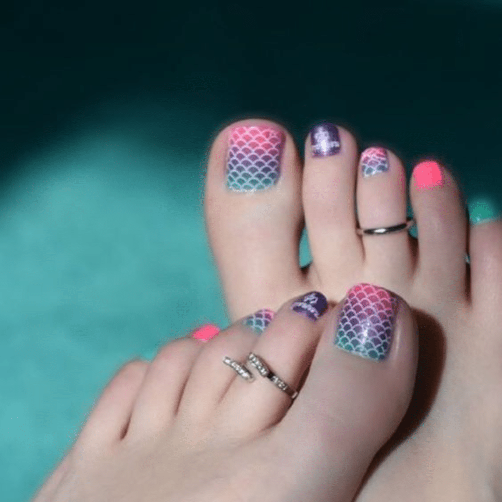 Close-up of toes with Fish Scales toe nail