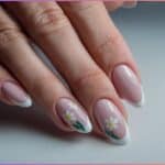 Almond-Shaped Nail Designs