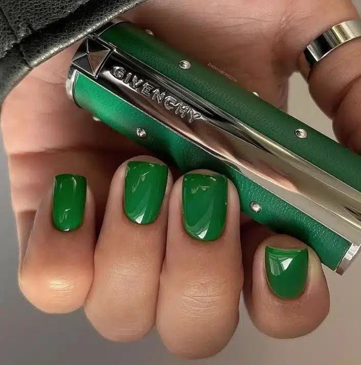 mint green nails ideas