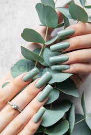 nails