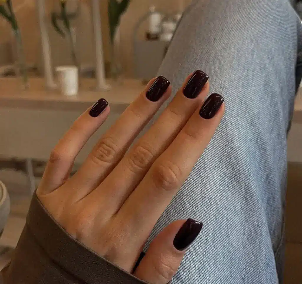 minimal nails