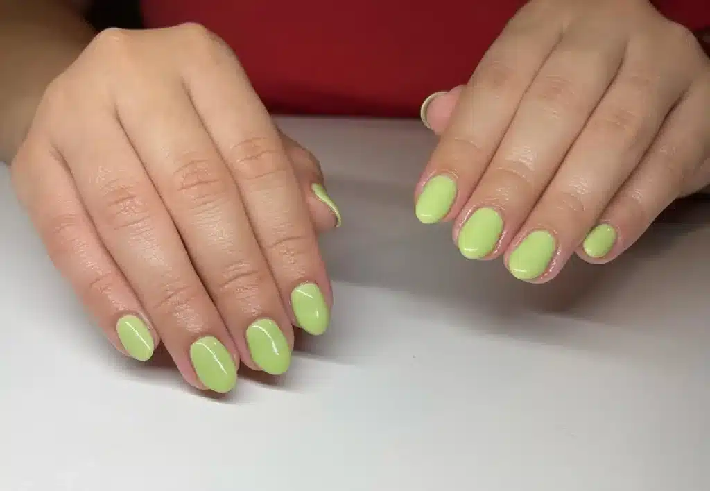 green nails