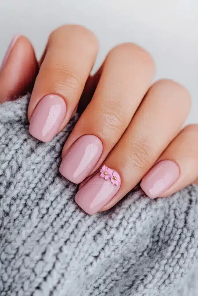 Summer short almond nails

