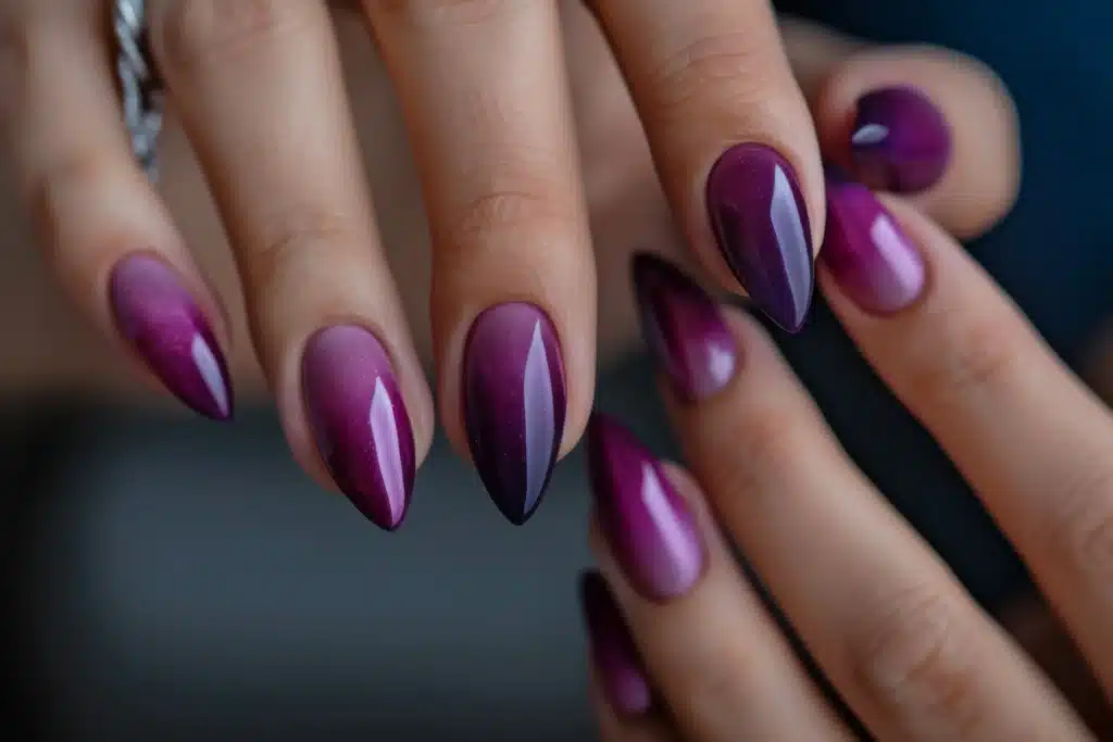 Summer short almond nails


